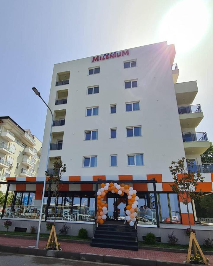 Milenium Hotel Shëngjin エクステリア 写真