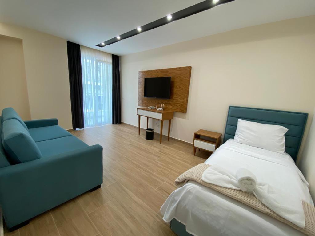 Milenium Hotel Shëngjin エクステリア 写真
